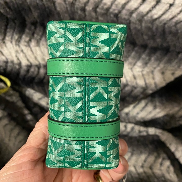 Michael Kors Mini Bag/ Bag Charm/Key ring - Picture 6 of 8